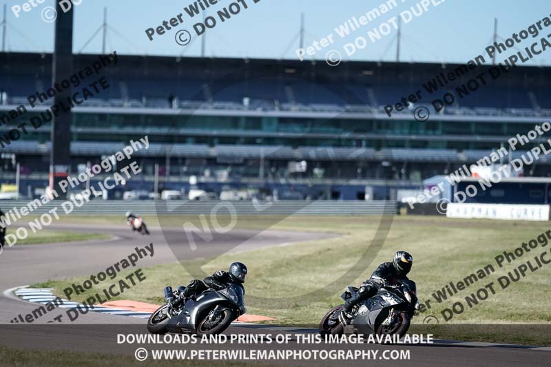 Rockingham no limits trackday;enduro digital images;event digital images;eventdigitalimages;no limits trackdays;peter wileman photography;racing digital images;rockingham raceway northamptonshire;rockingham trackday photographs;trackday digital images;trackday photos